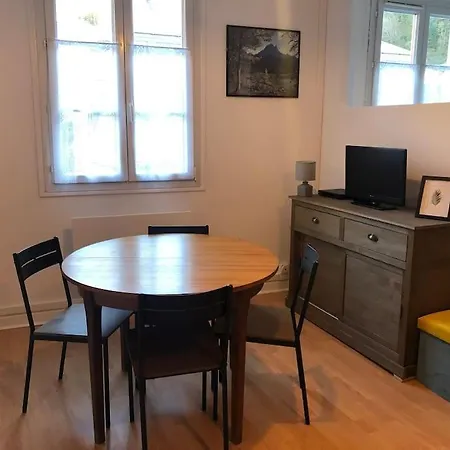 Lumineux Et Renove Dans Les Pyrenees Apartment Eaux-Bonnes