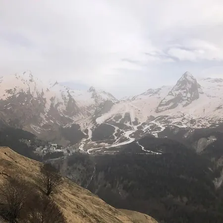 Lumineux Et Renove Dans Les Pyrenees Eaux-Bonnes
